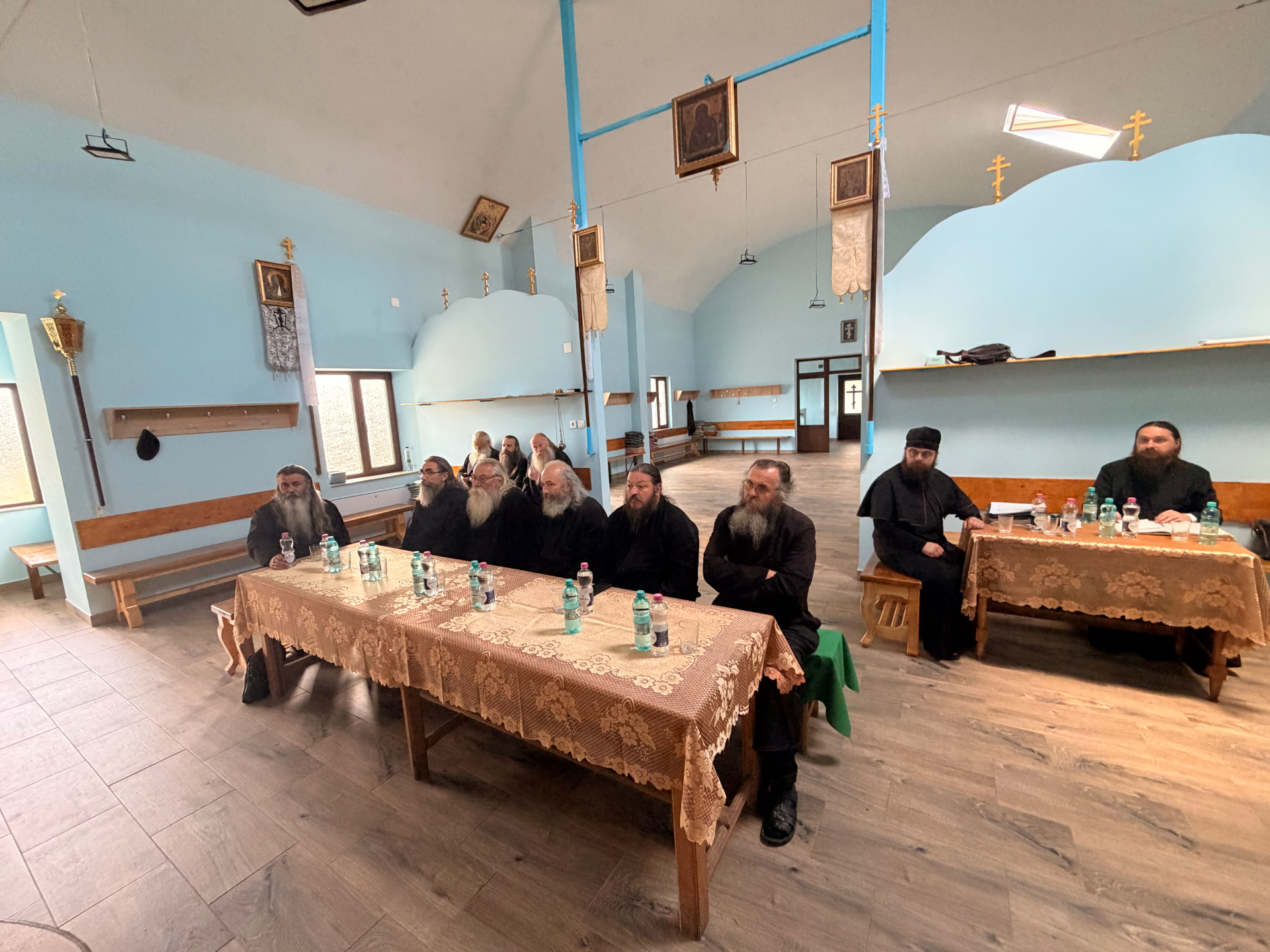 Sesiune de lucru a Consiliului Mitropolitan în sala Catedralei Mitropolitane din Brăila, 18 iunie 2026.